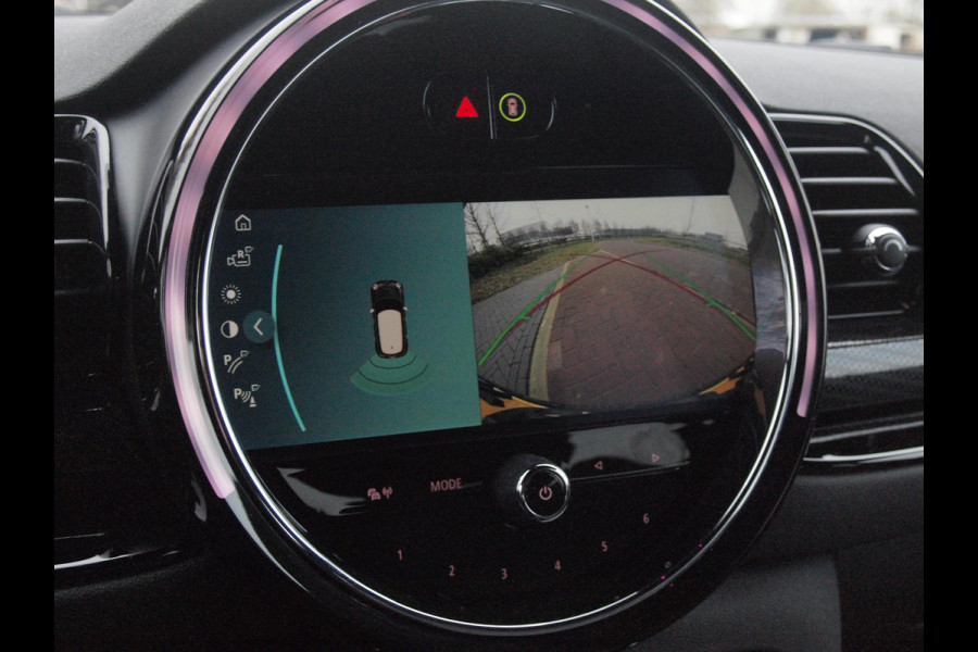 MINI Clubman 1.5 Cooper Business Edition | Rooftop Grey | Camera | Head-Up Display | Apple Camera | Automaat |