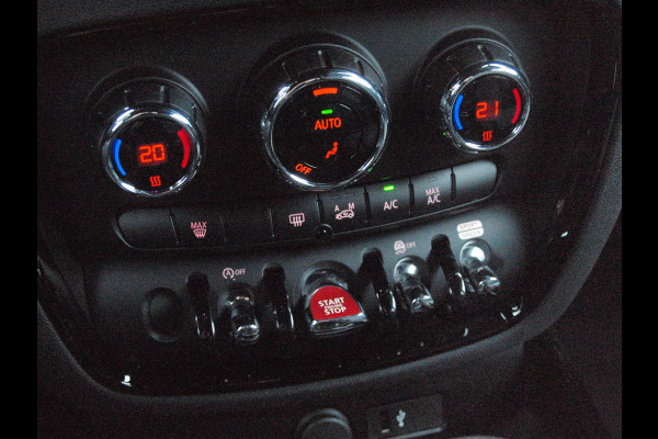 MINI Clubman 1.5 Cooper Business Edition | Rooftop Grey | Camera | Head-Up Display | Apple Camera | Automaat |