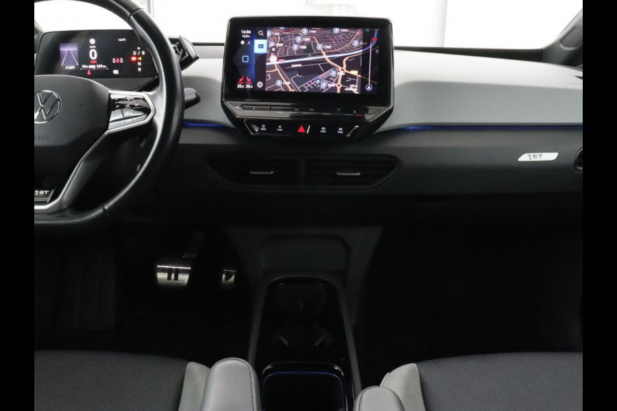 Volkswagen ID.3 First Plus 58 kWh | Stoelverwarming | Adaptive cruise | Matrix LED | Camera | Carplay | Sfeerverlichting | Navigatie | Keyless | Stuurverwarming