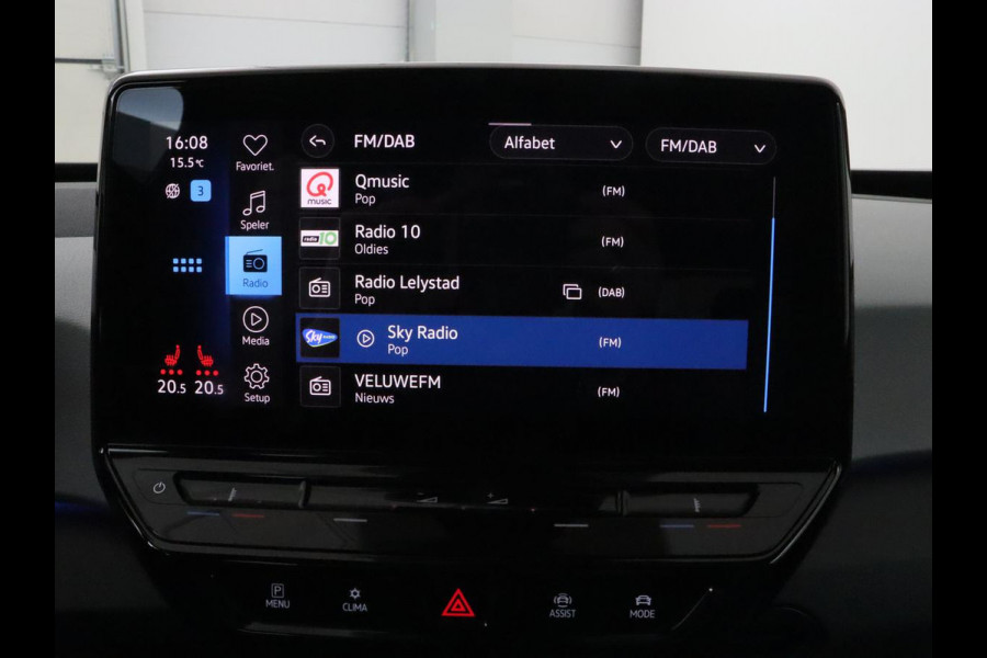 Volkswagen ID.3 First Plus 58 kWh | Stoelverwarming | Adaptive cruise | Matrix LED | Camera | Carplay | Sfeerverlichting | Navigatie | Keyless | Stuurverwarming
