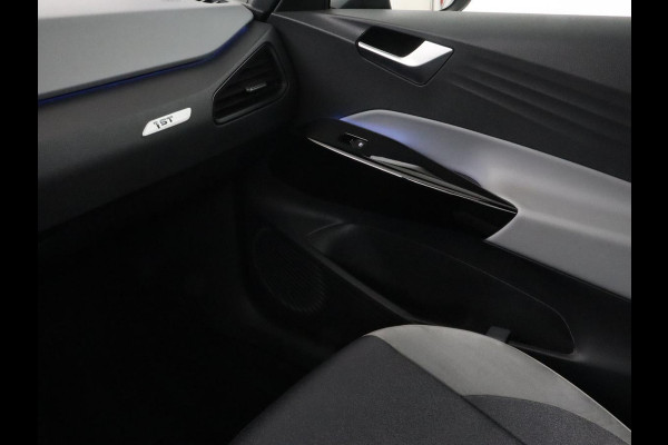 Volkswagen ID.3 First Plus 58 kWh | Stoelverwarming | Adaptive cruise | Matrix LED | Camera | Carplay | Sfeerverlichting | Navigatie | Keyless | Stuurverwarming
