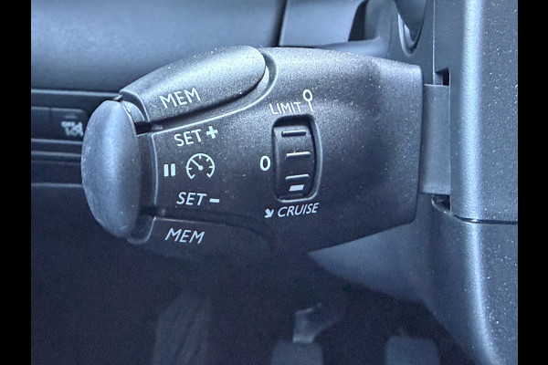 Citroën C3 Aircross 110pk Feel (Leder - Automatische Airco - Navigatie - LED - Apple Carplay - Lichtmetalen velgen incl 4S)