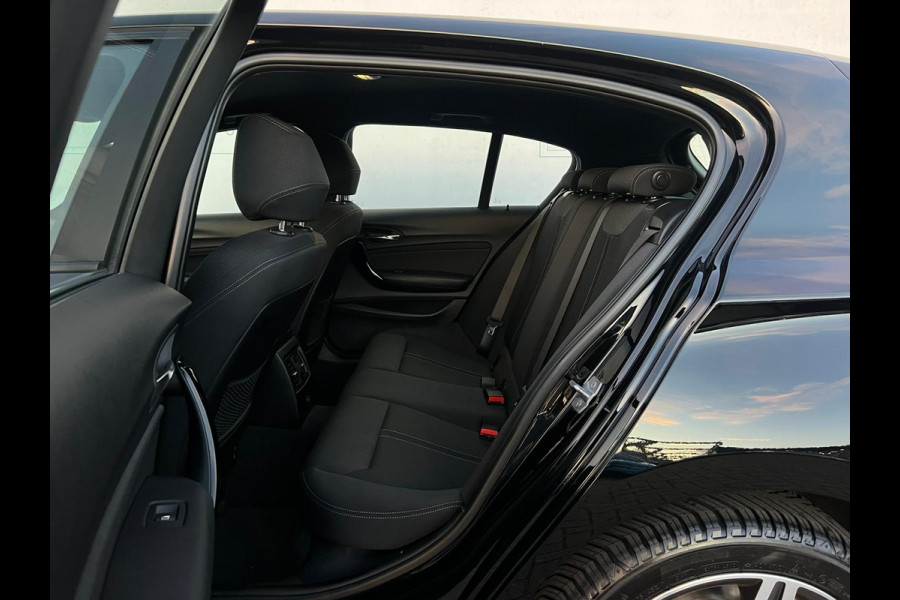 BMW 1-serie 118i Sport Line Edition NL AUTO | SPORTSTOELEN | CAMERA  STOELVERW | GROOT NAVI