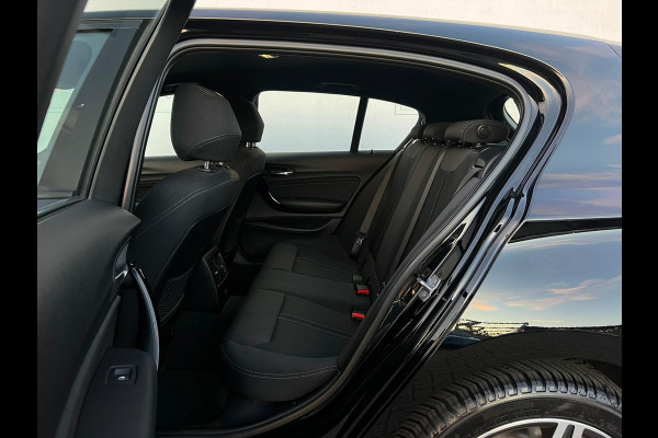 BMW 1-serie 118i Sport Line Edition NL AUTO | SPORTSTOELEN | CAMERA  STOELVERW | GROOT NAVI