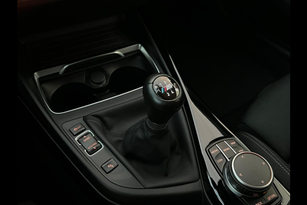 BMW 1-serie 118i Sport Line Edition NL AUTO | SPORTSTOELEN | CAMERA  STOELVERW | GROOT NAVI
