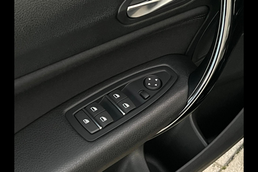 BMW 1-serie 118i Sport Line Edition NL AUTO | SPORTSTOELEN | CAMERA  STOELVERW | GROOT NAVI