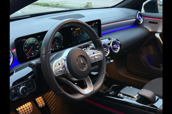 Mercedes-Benz A-Klasse 250 e AMG Line | Pano | Sfeer | Cruise