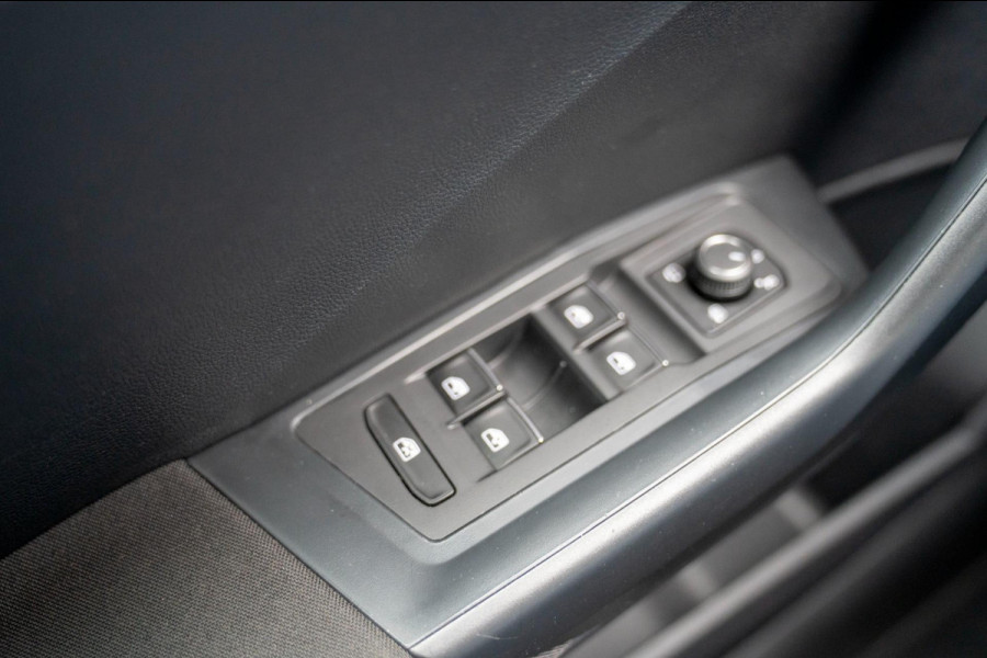 Volkswagen T-Roc 1.0 TSI Style |Prijs rijklaar incl 12 mnd garantie|Navi Winterpakket Clima Lane-front assist