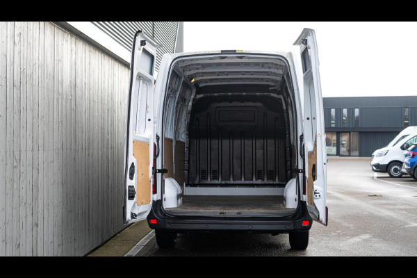 Renault Master T35 2.3 dCi 135 L2H2 Comfort | Camera | Vloerplaat | Navigatie | Parkeersensoren