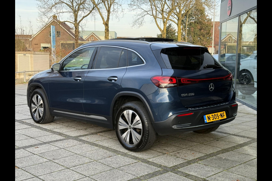 Mercedes-Benz EQA 250 Business Sol. Luxury 67 kWh | Panorama | Memory | Sfeer Verlichting | 360 Camera |