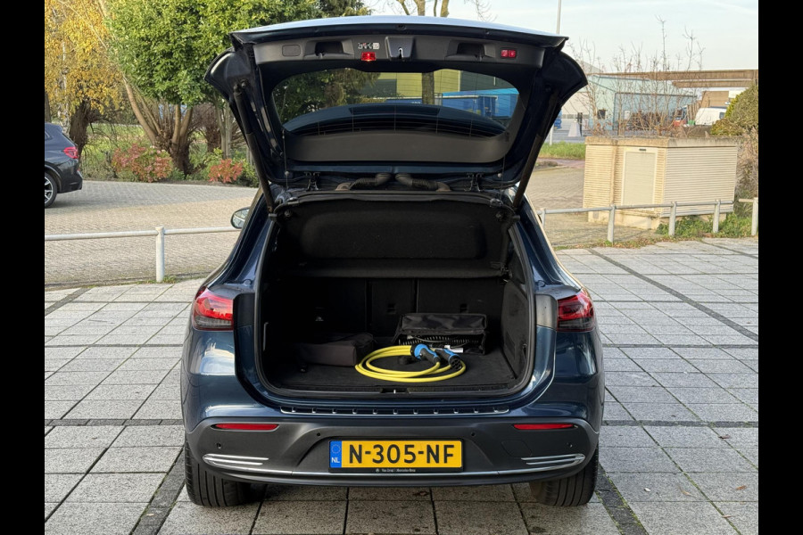 Mercedes-Benz EQA 250 Business Sol. Luxury 67 kWh | Panorama | Memory | Sfeer Verlichting | 360 Camera |