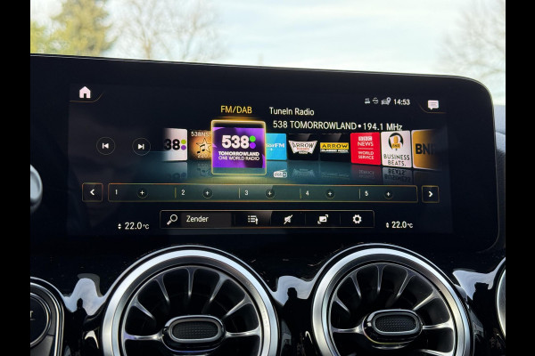 Mercedes-Benz EQA 250 Business Sol. Luxury 67 kWh | Panorama | Memory | Sfeer Verlichting | 360 Camera |