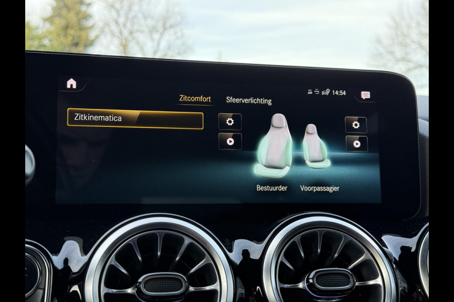 Mercedes-Benz EQA 250 Business Sol. Luxury 67 kWh | Panorama | Memory | Sfeer Verlichting | 360 Camera |