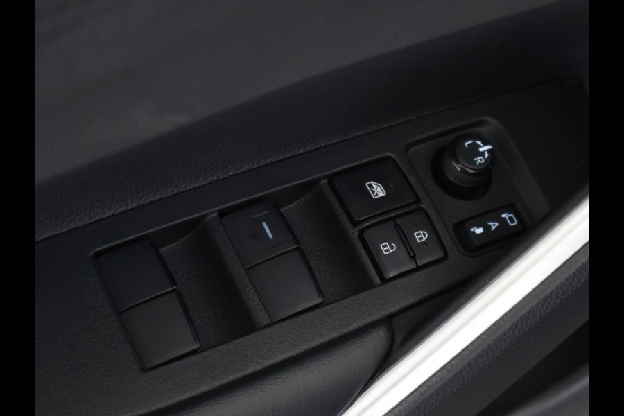 Toyota Corolla Cross Hybrid 140 Style | Stuur-/ & Stoelverwarming | Dodehoek detectie | Elektrische kofferbak | Parkeersensoren
