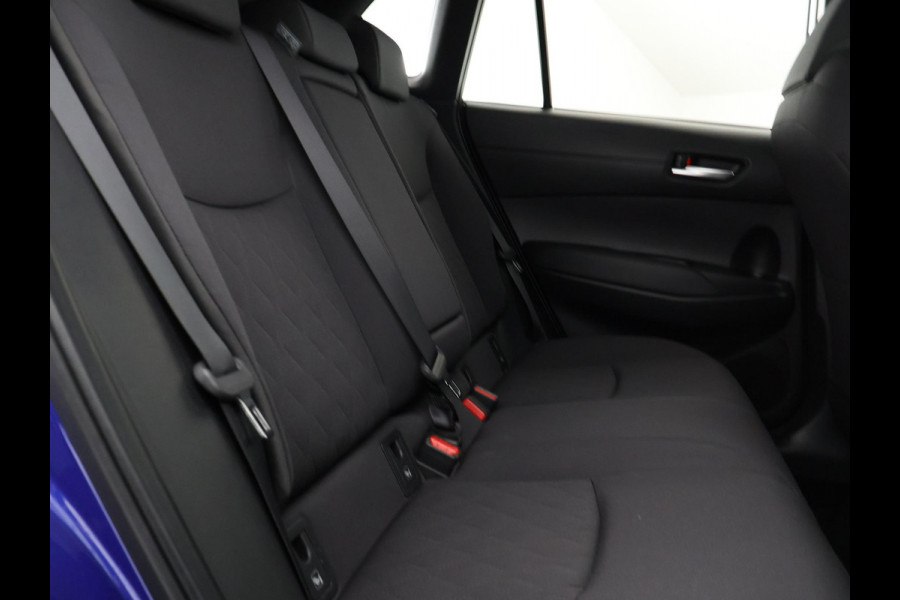 Toyota Corolla Cross Hybrid 140 Style | Stuur-/ & Stoelverwarming | Dodehoek detectie | Elektrische kofferbak | Parkeersensoren