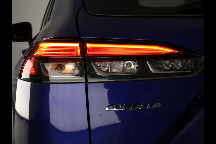 Toyota Corolla Cross Hybrid 140 Style | Stuur-/ & Stoelverwarming | Dodehoek detectie | Elektrische kofferbak | Parkeersensoren