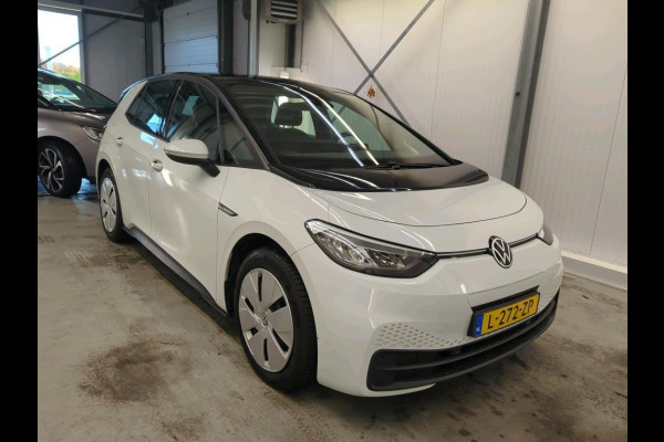 Volkswagen ID.3 Life 58 kWh Navigatie Apple Carplay/Android Auto Parkeersensoren achter Adaptive Cruise Control Stoel- en stuurverwarming Full Led Climate Control