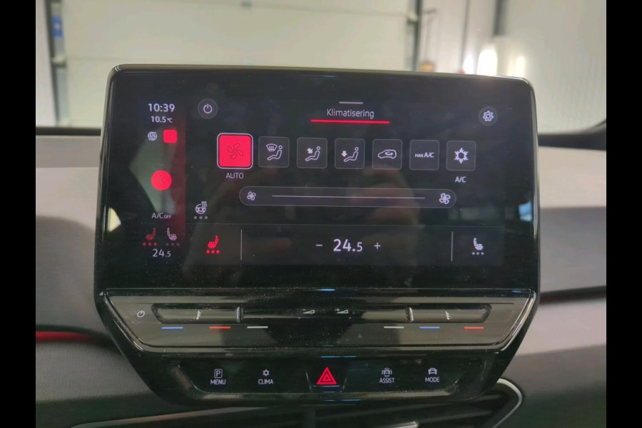 Volkswagen ID.3 Life 58 kWh Navigatie Apple Carplay/Android Auto Parkeersensoren achter Adaptive Cruise Control Stoel- en stuurverwarming Full Led Climate Control