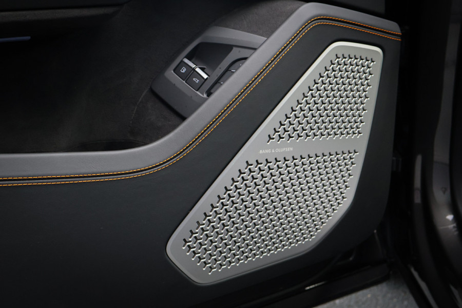 Lamborghini Urus SE 4.0 V8 Hybrid | AKRAPOVIC | FULL PPF | B&O ADVANCED | ACC |