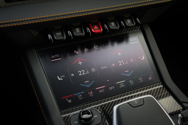 Lamborghini Urus SE 4.0 V8 Hybrid | AKRAPOVIC | FULL PPF | B&O ADVANCED | ACC |