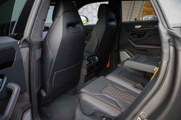 Lamborghini Urus SE 4.0 V8 Hybrid | AKRAPOVIC | FULL PPF | B&O ADVANCED | ACC |