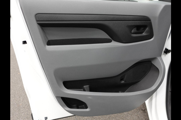 Opel Vivaro 1.5 CDTI L3H1 Edition Navigatie Cruise control Camera Airco Trekhaak 3Zits