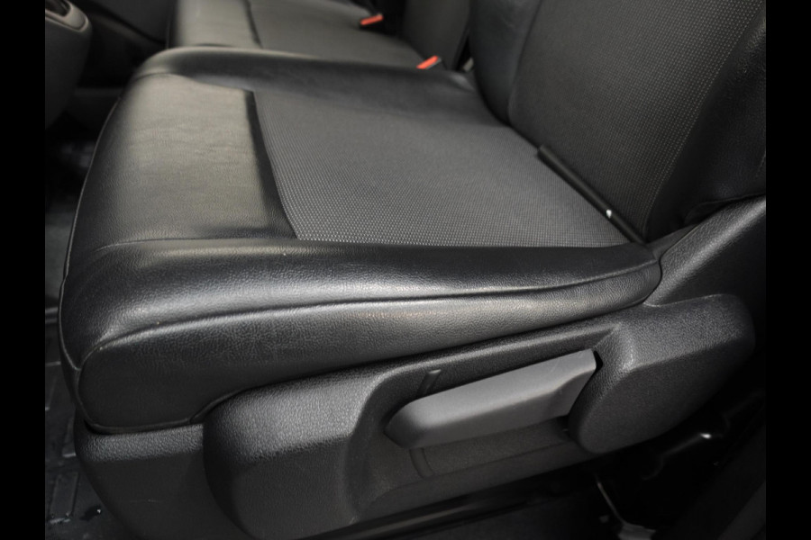 Opel Vivaro 1.5 CDTI L3H1 Edition Navigatie Cruise control Camera Airco Trekhaak 3Zits