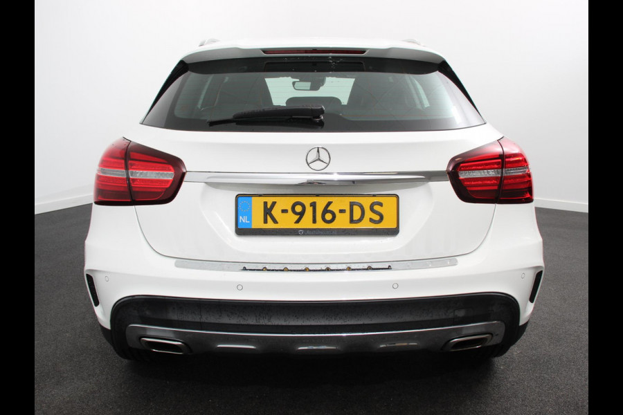 Mercedes-Benz GLA 200 Automaat Premium Plus | AMG Velgen | Climate control | Cruise control | Navigatie | Parkeersensoren | Achteruitrijcamera | Lichtmetalen velgen | Radio | LED | Voorstoelen verwarmd | Apple Carplay/ Android Auto