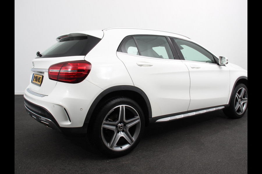 Mercedes-Benz GLA 200 Automaat Premium Plus | AMG Velgen | Climate control | Cruise control | Navigatie | Parkeersensoren | Achteruitrijcamera | Lichtmetalen velgen | Radio | LED | Voorstoelen verwarmd | Apple Carplay/ Android Auto