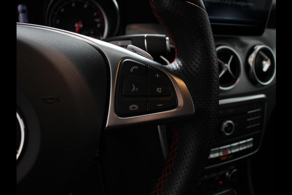 Mercedes-Benz GLA 200 Automaat Premium Plus | AMG Velgen | Climate control | Cruise control | Navigatie | Parkeersensoren | Achteruitrijcamera | Lichtmetalen velgen | Radio | LED | Voorstoelen verwarmd | Apple Carplay/ Android Auto