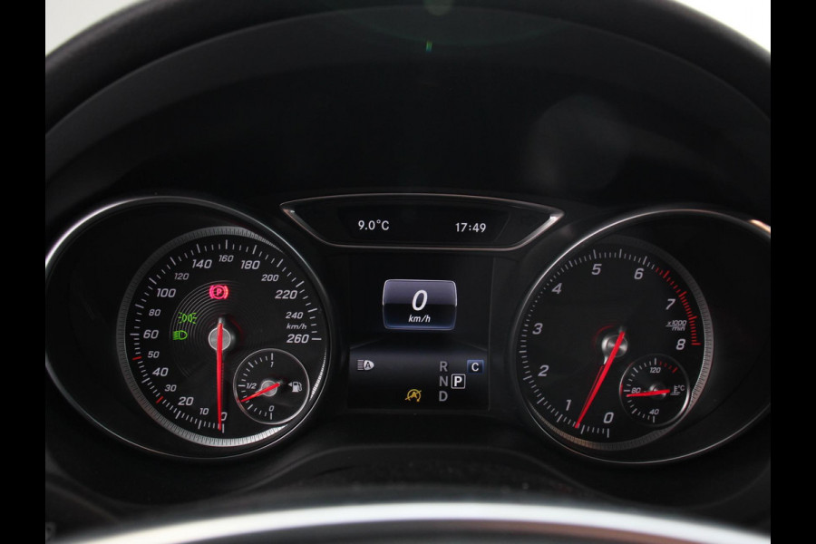 Mercedes-Benz GLA 200 Automaat Premium Plus | AMG Velgen | Climate control | Cruise control | Navigatie | Parkeersensoren | Achteruitrijcamera | Lichtmetalen velgen | Radio | LED | Voorstoelen verwarmd | Apple Carplay/ Android Auto