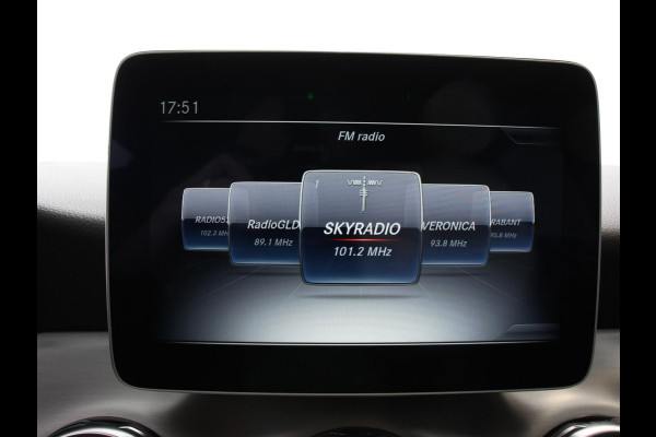 Mercedes-Benz GLA 200 Automaat Premium Plus | AMG Velgen | Climate control | Cruise control | Navigatie | Parkeersensoren | Achteruitrijcamera | Lichtmetalen velgen | Radio | LED | Voorstoelen verwarmd | Apple Carplay/ Android Auto