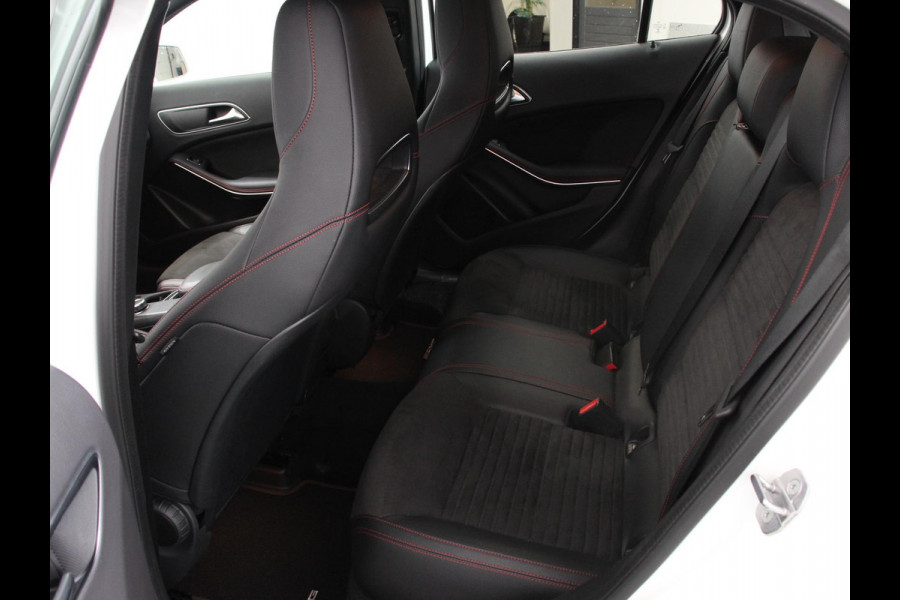 Mercedes-Benz GLA 200 Automaat Premium Plus | AMG Velgen | Climate control | Cruise control | Navigatie | Parkeersensoren | Achteruitrijcamera | Lichtmetalen velgen | Radio | LED | Voorstoelen verwarmd | Apple Carplay/ Android Auto