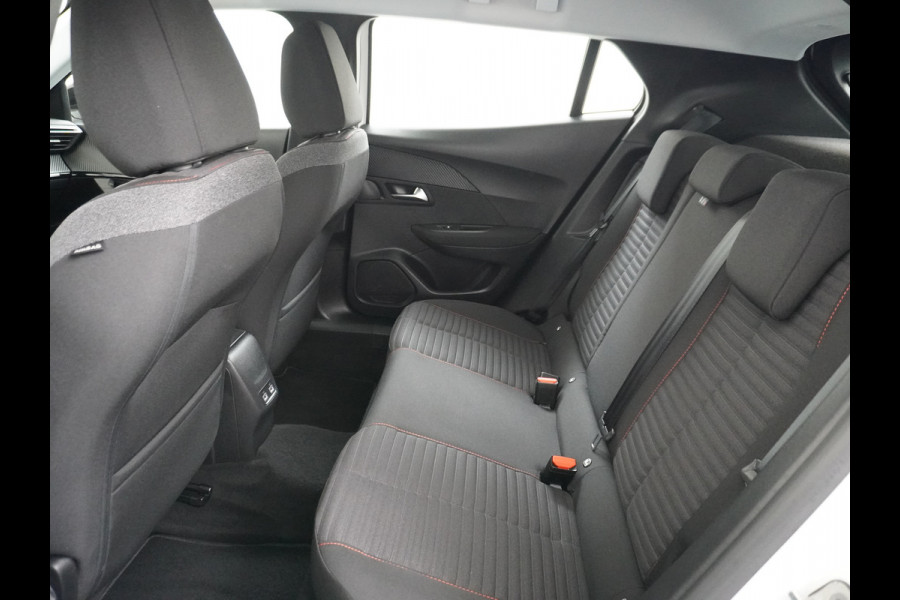 Peugeot e-2008 EV Active Pack 50kWh Soh 91% Navi Ecc Apple Carplay Android Auto Cruise Control Keyless DAB+ Bluetooth Led Connected services Verkeersbord detectie 1e Eigenaar Origineel Nederlandse Auto