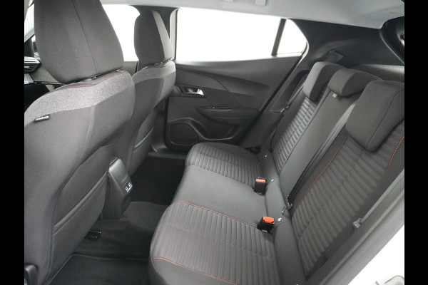 Peugeot e-2008 EV Active Pack 50kWh Soh 91% Navi Ecc Apple Carplay Android Auto Cruise Control Keyless DAB+ Bluetooth Led Connected services Verkeersbord detectie 1e Eigenaar Origineel Nederlandse Auto