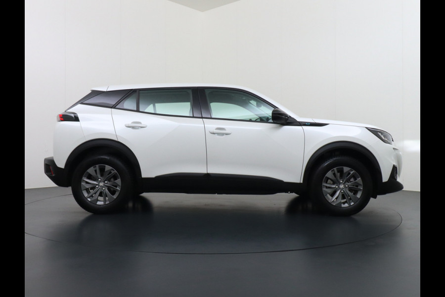Peugeot e-2008 EV Active Pack 50kWh Soh 91% Navi Ecc Apple Carplay Android Auto Cruise Control Keyless DAB+ Bluetooth Led Connected services Verkeersbord detectie 1e Eigenaar Origineel Nederlandse Auto