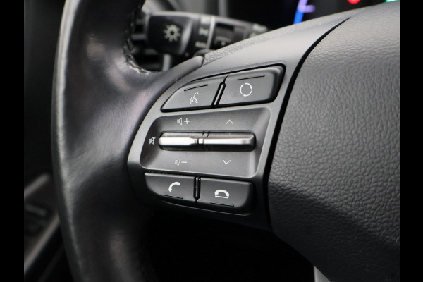 Hyundai Kona EV 64 kWh PREMIUM SKY 100% SOH + SCHUIFDAK | LEDER | STOELVENTILATIE | HEAD-UP | ADAPTIVE CRUISE | STUURVERW.