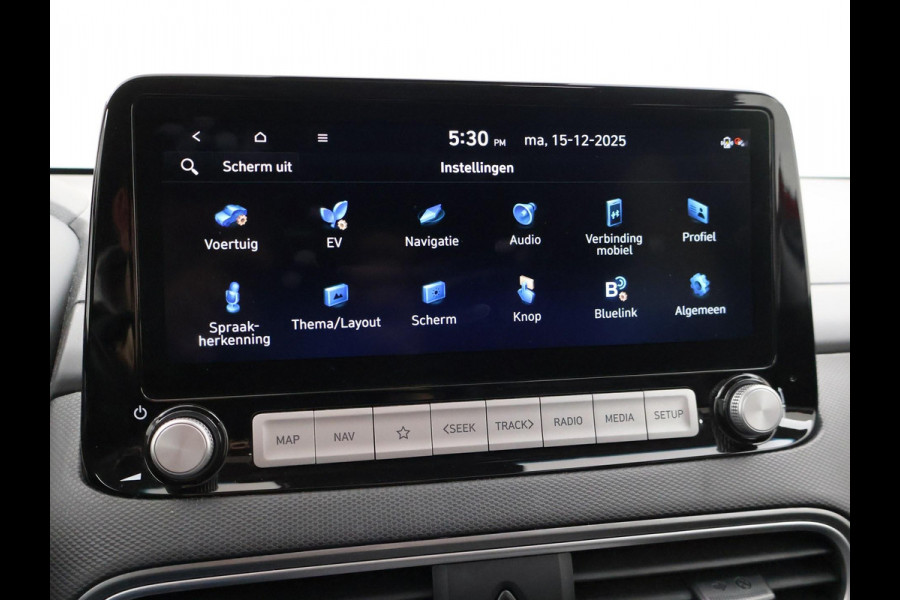 Hyundai Kona EV 64 kWh PREMIUM SKY 100% SOH + SCHUIFDAK | LEDER | STOELVENTILATIE | HEAD-UP | ADAPTIVE CRUISE | STUURVERW.