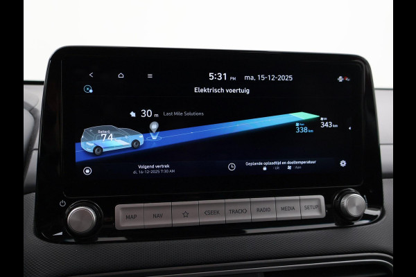 Hyundai Kona EV 64 kWh PREMIUM SKY 100% SOH + SCHUIFDAK | LEDER | STOELVENTILATIE | HEAD-UP | ADAPTIVE CRUISE | STUURVERW.