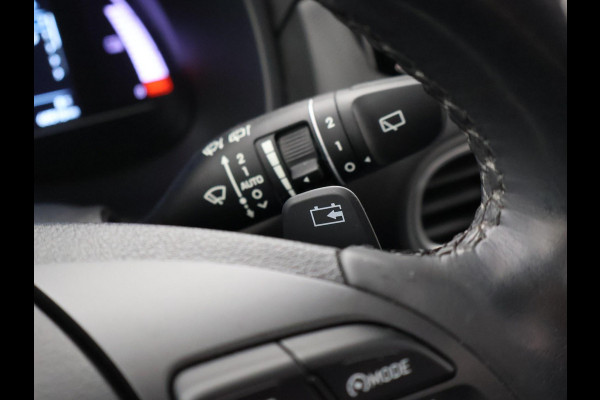 Hyundai Kona EV 64 kWh PREMIUM SKY 100% SOH + SCHUIFDAK | LEDER | STOELVENTILATIE | HEAD-UP | ADAPTIVE CRUISE | STUURVERW.