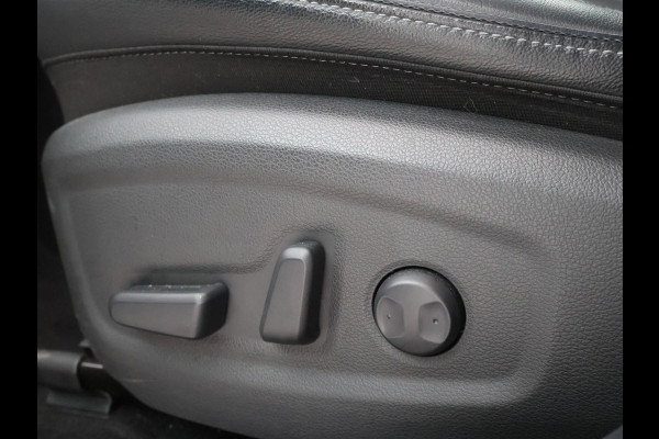 Hyundai Kona EV 64 kWh PREMIUM SKY 100% SOH + SCHUIFDAK | LEDER | STOELVENTILATIE | HEAD-UP | ADAPTIVE CRUISE | STUURVERW.