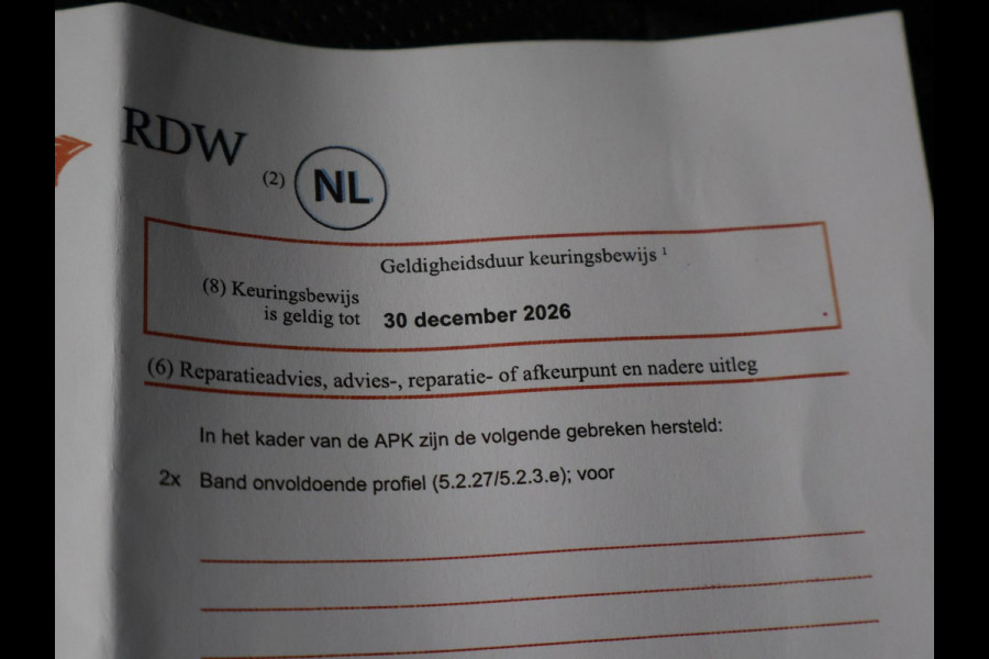 Hyundai Kona EV 64 kWh PREMIUM SKY 100% SOH + SCHUIFDAK | LEDER | STOELVENTILATIE | HEAD-UP | ADAPTIVE CRUISE | STUURVERW.