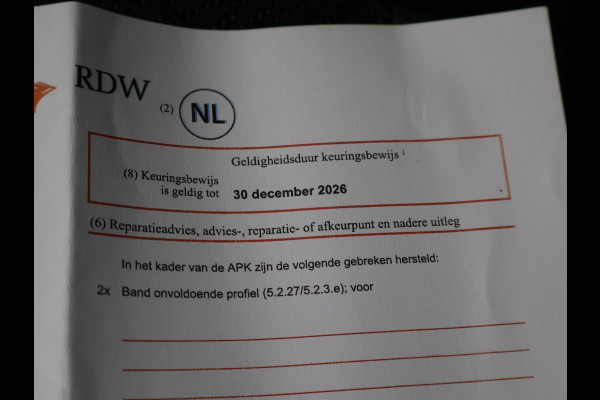 Hyundai Kona EV 64 kWh PREMIUM SKY 100% SOH + SCHUIFDAK | LEDER | STOELVENTILATIE | HEAD-UP | ADAPTIVE CRUISE | STUURVERW.