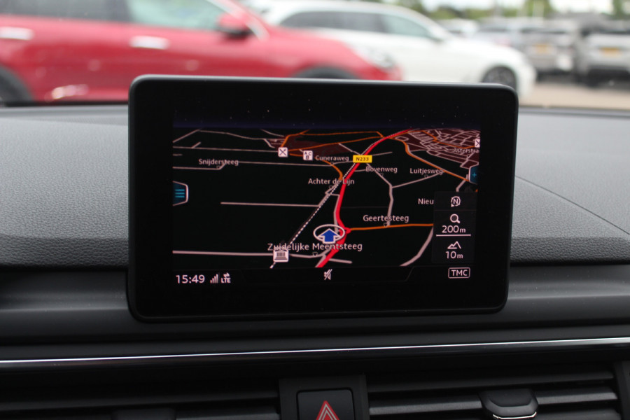 Audi A4 Avant 40 TFSI 191pk Sport S line black edition / Leder / Navigatie / Parkeerhulp V+A / 18'' / LED Koplampen / Getint glas / Cruise Control