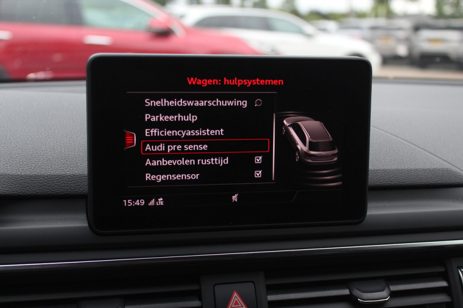 Audi A4 Avant 40 TFSI 191pk Sport S line black edition / Leder / Navigatie / Parkeerhulp V+A / 18'' / LED Koplampen / Getint glas / Cruise Control