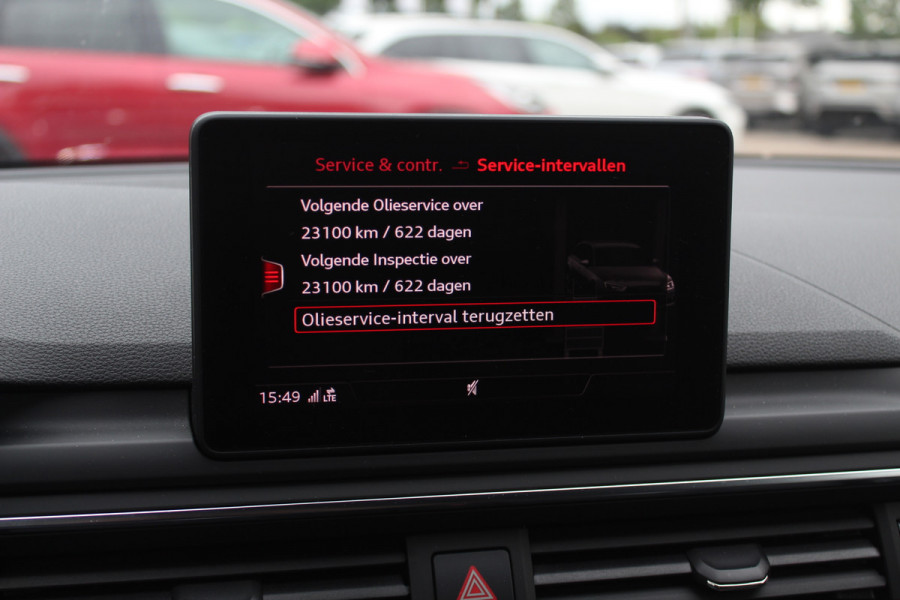 Audi A4 Avant 40 TFSI 191pk Sport S line black edition / Leder / Navigatie / Parkeerhulp V+A / 18'' / LED Koplampen / Getint glas / Cruise Control