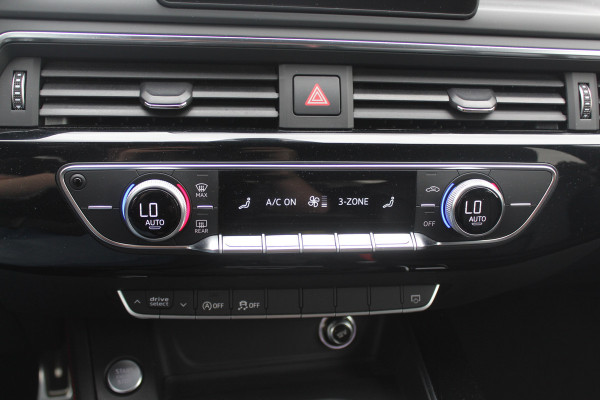 Audi A4 Avant 40 TFSI 191pk Sport S line black edition / Leder / Navigatie / Parkeerhulp V+A / 18'' / LED Koplampen / Getint glas / Cruise Control