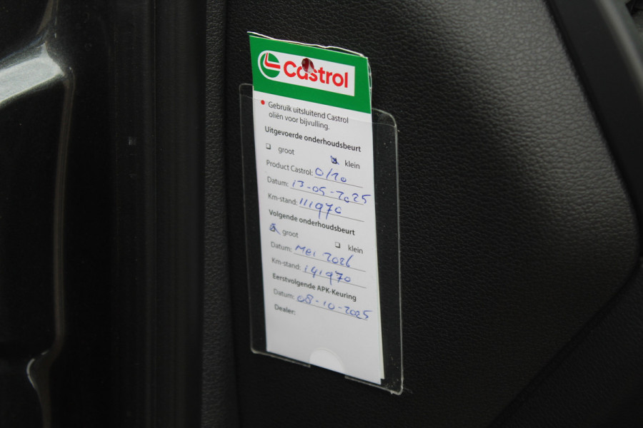 Audi A4 Avant 40 TFSI 191pk Sport S line black edition / Leder / Navigatie / Parkeerhulp V+A / 18'' / LED Koplampen / Getint glas / Cruise Control