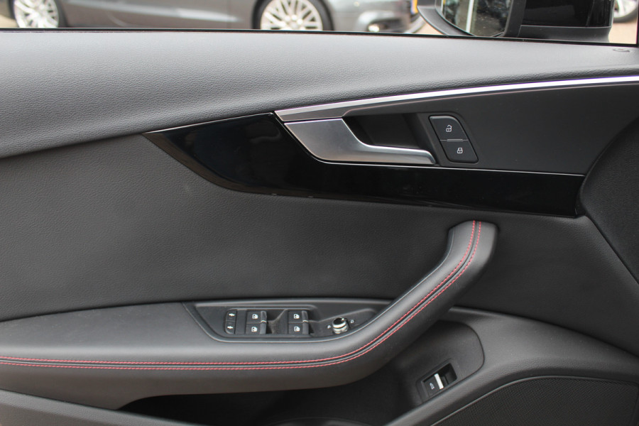 Audi A4 Avant 40 TFSI 191pk Sport S line black edition / Leder / Navigatie / Parkeerhulp V+A / 18'' / LED Koplampen / Getint glas / Cruise Control