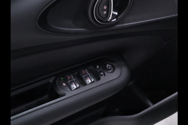 MINI Clubman 1.5 Cooper Salt Business [PDC ACHTER, CLIMATE CONTROL, CRUISE CONTROL, BLUETOOTH TELEFOON, NAVIGATIE, LICHTMETALEN VELGEN, NIEUWSTAAT]